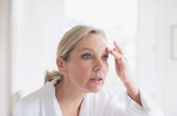 women's health - Tubelight can also cause wrinkles on women's face women's health - ट्यूबलाइट से भी महिलाओं के चेहरे पर पड़ सकती हैं झुरियां