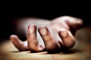 A couple who committed suicide कर्ज से परेशान दम्पती ने की आत्महत्या