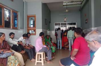 Rain stopped, patients in every house after getting sunshine बारिश थमी, धूप निकलने के बाद हर घर में मरीज