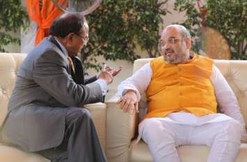 Amit Shah held meeting with NSA ajit doval on Jammu Kashmir situation जम्मू-कश्मीर के मौजूदा हालात पर अमित शाह ने ली अहम बैठक, डोभाल दोबारा जाएंगे घाटी