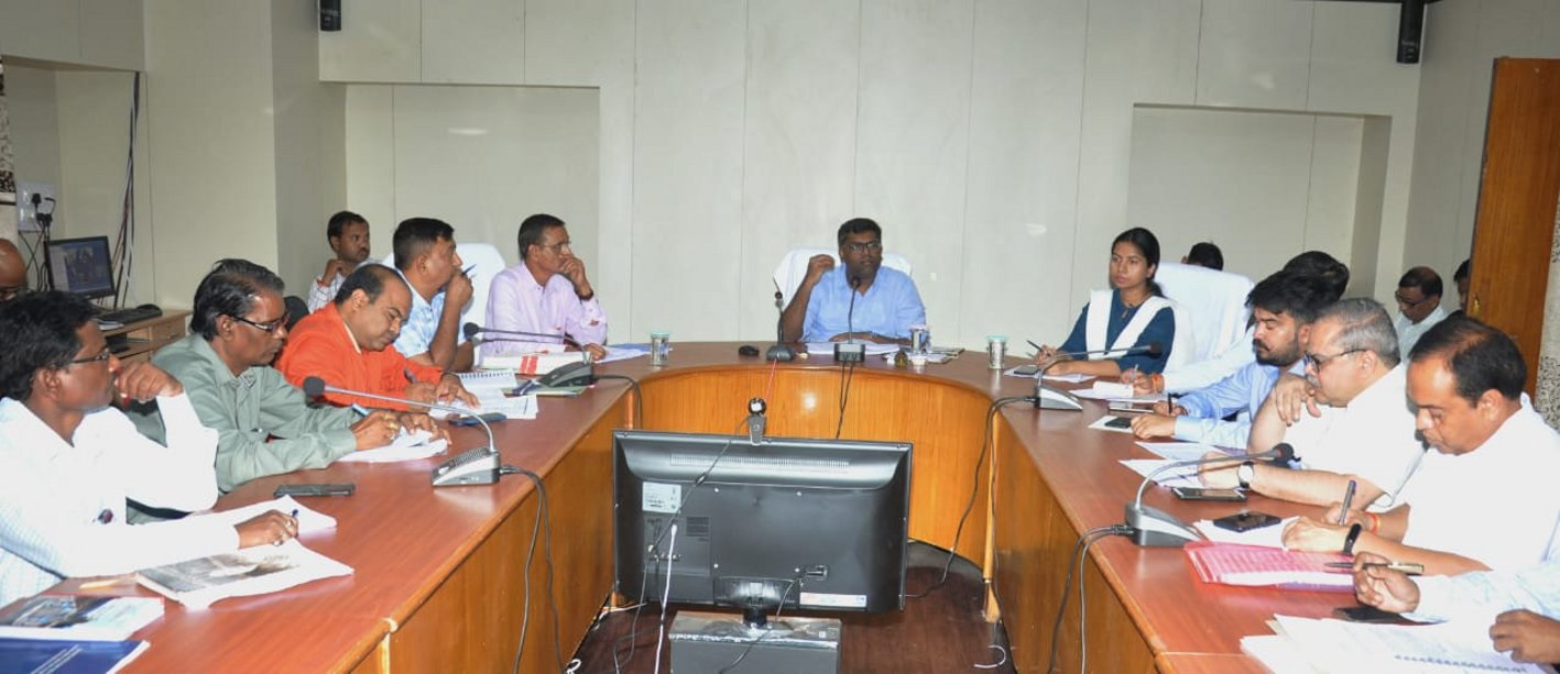 Notice issued to officials for negligence in departmental work विभागीय कार्यों में लापरवाही बरतने वाले अधिकारियों को नोटिस जारी