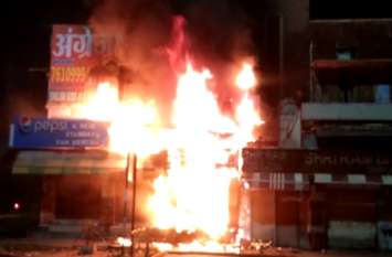 fire at kishan hotel in jodhpur 12वीं रोड चौराहे स्थित होटल में लगी भीषण आग, मचा हडक़ंप