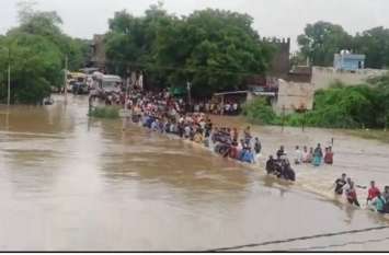 Kaithoon Flood : House-crops destroyed in Flood, Destruction in kota 15 अगस्त की वो खौफनाक रात याद दिला गई वर्ष 2006 में कोटा में मची तबाही, आज भी गहरे हैं 14 साल पुराने जख्म