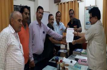 Cease to collect rent on ruins rail houses खंडहर रेल आवासों का किराया वसूलना बंद हो