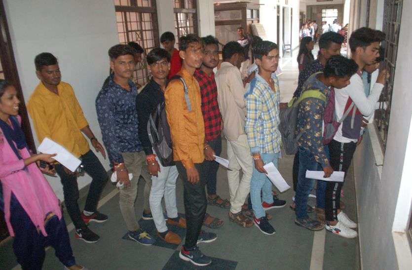 First list of 4891 voters released 4891 मतदाताओं की पहली सूची जारी