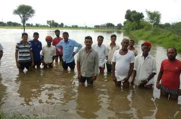 Road closed due to rainy water बिंजवाडिय़ा सहित कई ढाणियां जलमग्न, रास्ते बंद