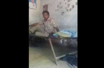 Daroga Abuse Complainant in Police station of Up Mau यूपी का 'गालीबाज' दारोगा, फरियादी को चौकी में जमकर दी गाली, वीडियो वायरल