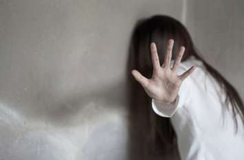 before 4 days marriage girl molested by youth शादी से चार दिन पहले युवती के साथ छेड़छाड़, इसके बाद दोनों पक्ष आ गए आमने-सामने...
