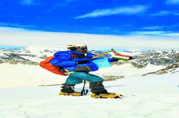 Chhattisgarhs Naina hoist tiranga in highest peak of Mount cathedral बस्तर की बेटी नैना ने एशिया की दूसरी सबसे ऊंची चोटी माउंट कैथड्रेल पर फहराया तिरंगा