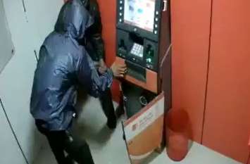 Cash Saves After ATM Alert Sounded, Udaipur Police, ATM Theft एटीएम तोड़़कर ले जाने वाले ही थे कि बज गया अलर्ट और बच गई नकदी, पुलिस आने से पहले भागे उचक्के