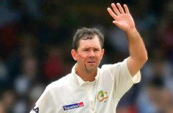 Before 14 Year Rickey Ponting got Injured by Steve Harmison 14 साल पहले रिकी पॉन्टिंग के साथ हो गया था ये हादसा, मैदान पर खूब बहा था खून
