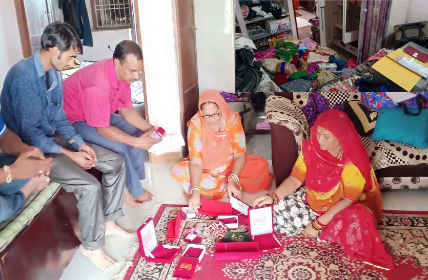 theft in jaipur चोरों ने बनाया सूने मकान को निशाना, लाखों रूपए के जेवर सहित नकदी चोरी