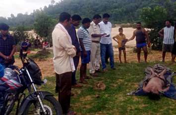 Youth drowned in river एक दिन बाद घटना स्थल से तीन किमी दूर घोघी गांव में मिला किशोर का शव