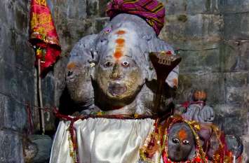 Triloknath mandir: in lahaul and spiti udaipur kinnaur in himachal यहां दो धर्मों के लोग एकसाथ करते हैं पूजा, कैलाश मानसरोवर के बाद माना जाता है दूसरा पवित्र तीर्थ स्थल