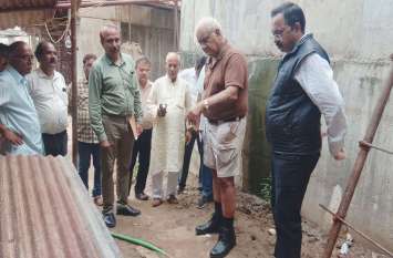 Expert team from Delhi came to investigate Katni river bridge प्रदेश सरकार के निर्देश पर करोड़ों की लागत से धंसके ब्रिज की जांच करने आए दिल्ली से एक्सपर्ट, मीडिया से करते रहे किनारा, देखें वीडियो