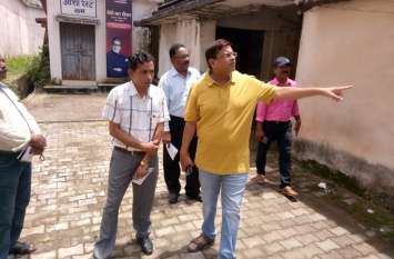 Collector did district hospital inspection कलेक्टर ने किया जिला अस्पताल निरीक्षण