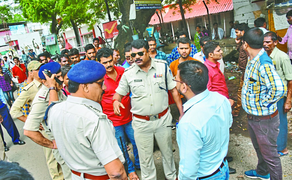 Chhindwara मिनी स्मार्ट सिटी की तस्वीर बदलेगी यह कार्रवाई, अधिकारियों ने दिनभर की मशक्कत