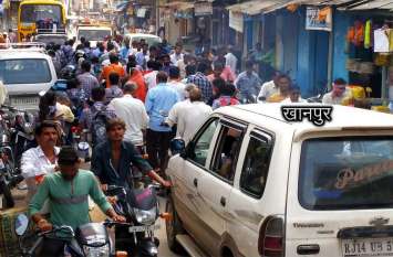 Protest was taken to remove the encroachment, now every second is jamm अतिक्रमण हटाने का किया था विरोध, अब पल-पल में जाम से बेहाल