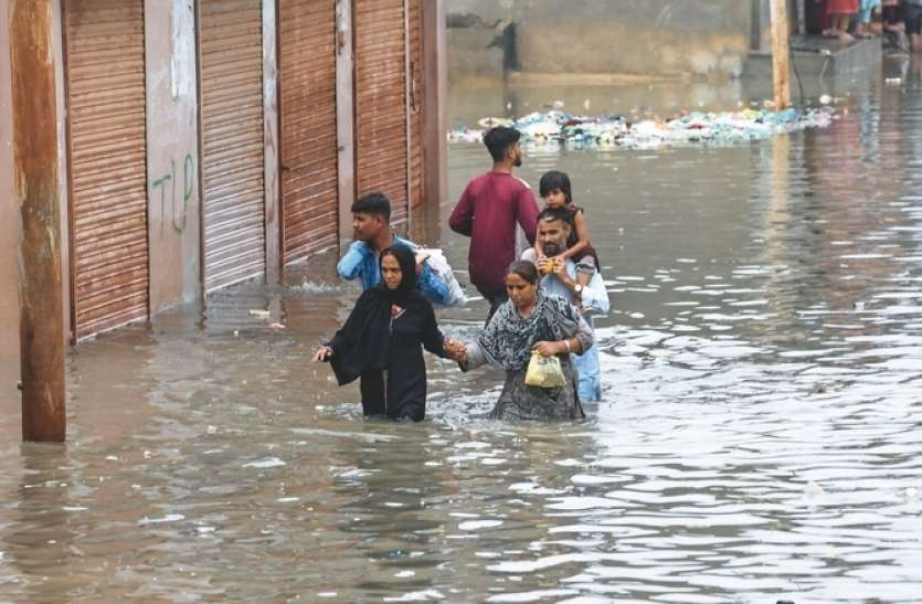 Flood in Sutlej भारत की बारिश से पाकिस्तान पर मंडराए मुसीबतों के बादल, गांव खाली करने का अलर्ट जारी