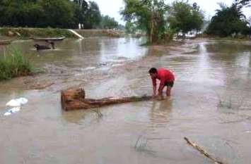 One man dead and 1 injured in sitapur rain fall बारिश बन गयी परिवार का काल, पिता की हुयी मौत तो पुत्र हुआ घायल, मचा कोहराम