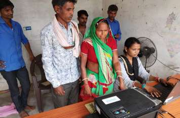 What happened suddenly that women started earning more than men अचानक ऐसा क्या हुआ कि मर्दों से ज्यादा कमाने लगी औरतें
