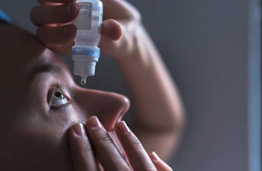 eye care Eye Care in Monsoon - आंखों पर न लगाएं गंदे हाथ