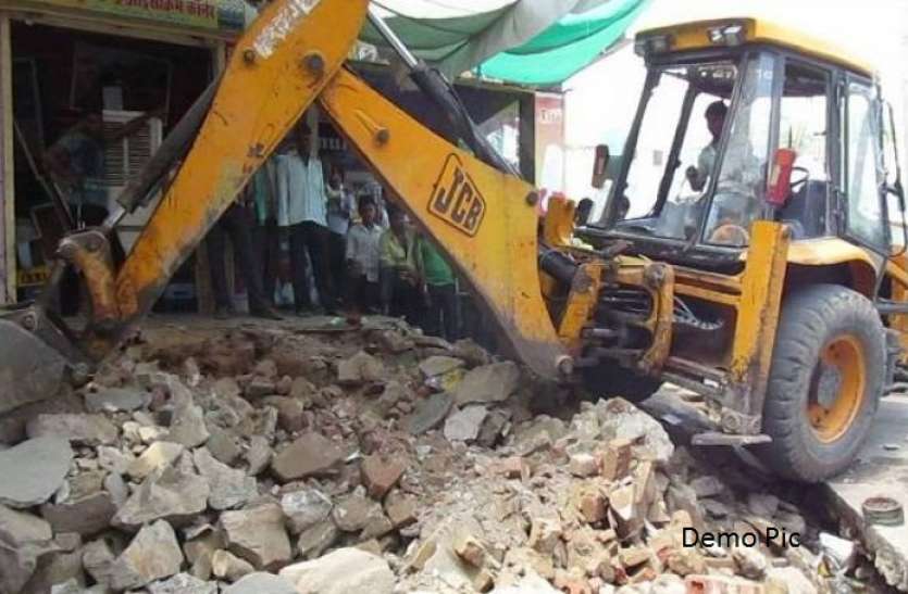 , झोपड़ों में चला रहे बुलडोजर अवैध निर्माण व बिल्डिंग गिराने 50 से अधिक शिकायते पेंडिंग, झोपड़ों में चला रहे बुलडोजर
