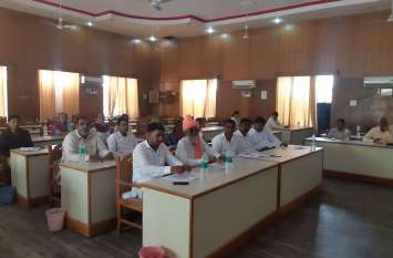 Running of bill raising in the name of children's milk बच्चों के दूध के नाम पर बिल उठाने का चल रहा खेल