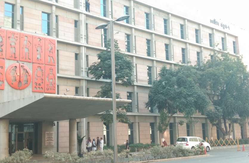 Collectors, Gujarat, बड़े पैमाने पर हो सकते हैं जिला कलक्टरों के तबादले