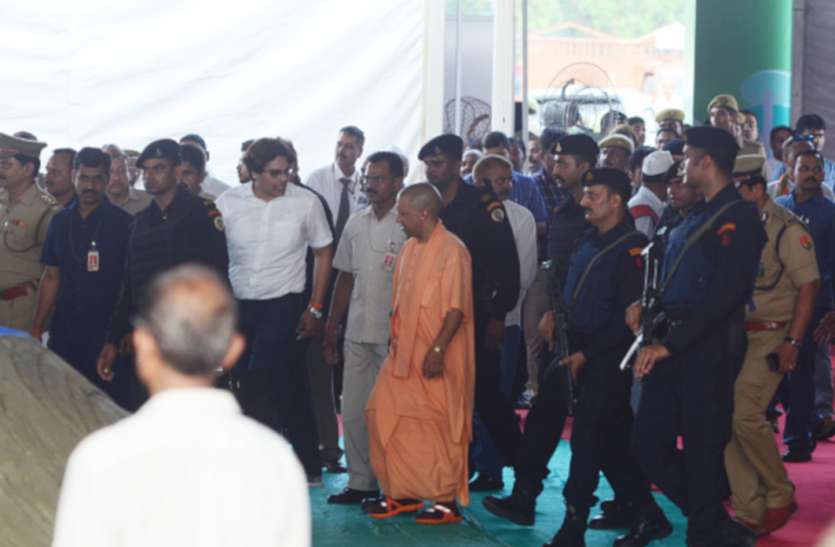 cm मंत्रिमंडल विस्तार से पहले सीएम योगी ने आज कैबिनेट बैठक में किया ये बड़ा ऐलान, 18 प्रस्तावों को दी मंजूरी