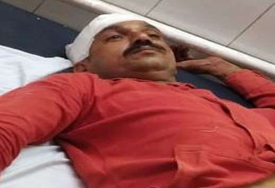 दौसा: ग्राम सभा Gram Sabha में सरपंच पति ने वार्ड पंच का सिर फोड़ा