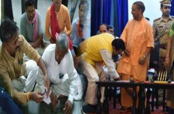 UP Cabinet Extension kisan neta shaym singh chahar ne mundane karaya योगी कैबिनेट के विस्तार के बाद आई बड़ी खबर, इस नेता ने कराया मुंडन, हैरान करने वाला कारण