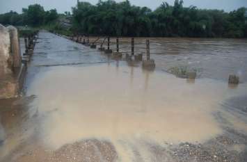 havy Rain : water level of Shed river rises- roads full in water havy Rain : झमाझम बारिश से शेढ़ नदी का जलस्तर बढ़ा, सडक़ें लबालब