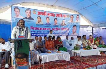 Administration reached door to door knowing problems समस्याएं जानने घर-घर पहुँचा प्रशासन