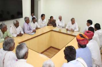 Chief Minister Ashok Gehlot gave confidence to farmers मुख्यमंत्री ने किसानों को दिया भरोसा, महापड़ाव स्थगित
