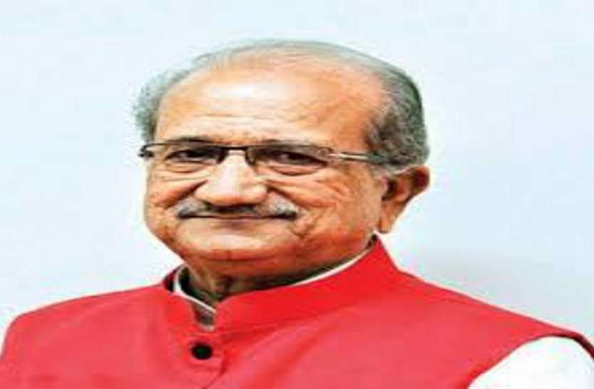 GSEB बोर्ड परीक्षा की उत्तरपुस्तिका के मूल्यांकन में भूल बर्दाश्त नहीं: शिक्षामंत्री GSEB बोर्ड परीक्षा की उत्तरपुस्तिका के मूल्यांकन में भूल बर्दाश्त नहीं: शिक्षामंत्री