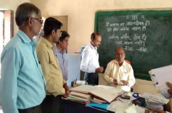 Overview of measured milk quality, attendance register मापी दूध की गुणवत्ता, उपस्थिति पंजिका का अवलोकन