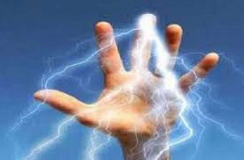 electric shock दस साल के मासूम को सौतेली मां और चाचा ने संपत्ति के लिये दिया करंट का झटका, बेरहमी से पीटा