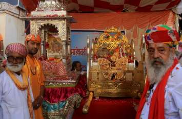 sanwaliya seth and lord jagdish At Jagdish Temple, Udaipur उदयपुर में सांवलिया सेठ व भगवान जगदीश का हुआ अनूठा मिलन, गणगौर घाट पर जमी लहरिया की रंगत