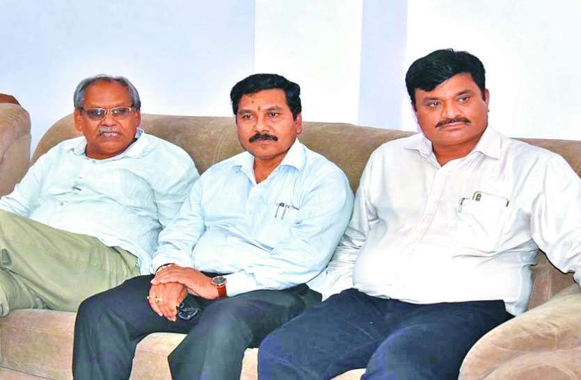 'पीएससी की तैयारी पूरी, शासन से हरी झंडी मिलते ही कर देंगे परीक्षा की घोषणा' 'पीएससी की तैयारी पूरी, शासन से हरी झंडी मिलते ही कर देंगे परीक्षा की घोषणा'