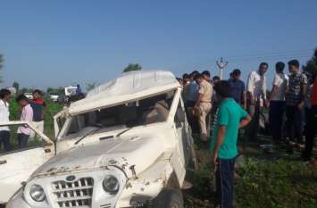 Jeep truck full of school children collided, ten children injured स्कूली बच्चों से भरी जीप के ट्रक ने मारी टक्कर, दस बच्चे हुए चोटिल, पांच एसएमएस अस्पताल में भर्ती