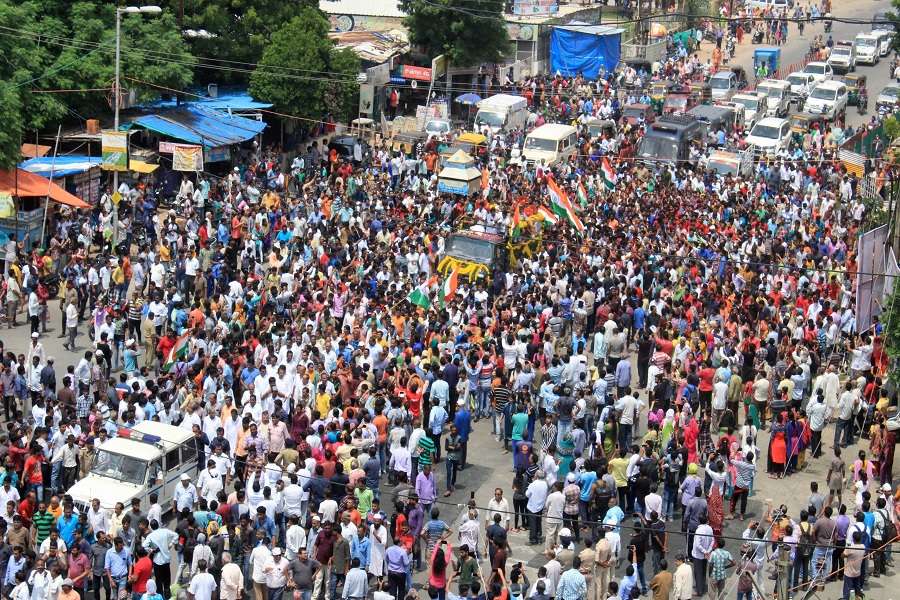 शहीद को डेढ़ वर्षीय पुत्र ने दी मुखाग्नि... आप भी रो देंगे!