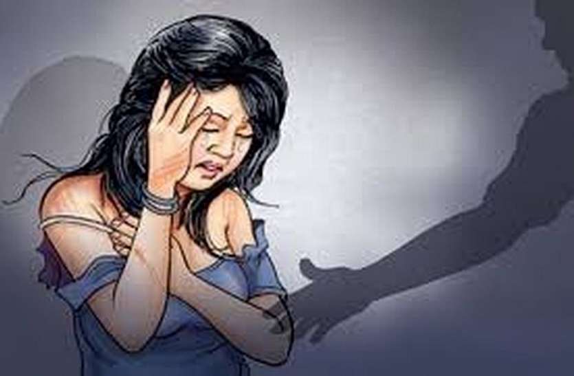 युवती को ब्लैकमेलकर कार में किया कई बार बलात्कार युवती को ब्लैकमेलकर कार में किया कई बार बलात्कार