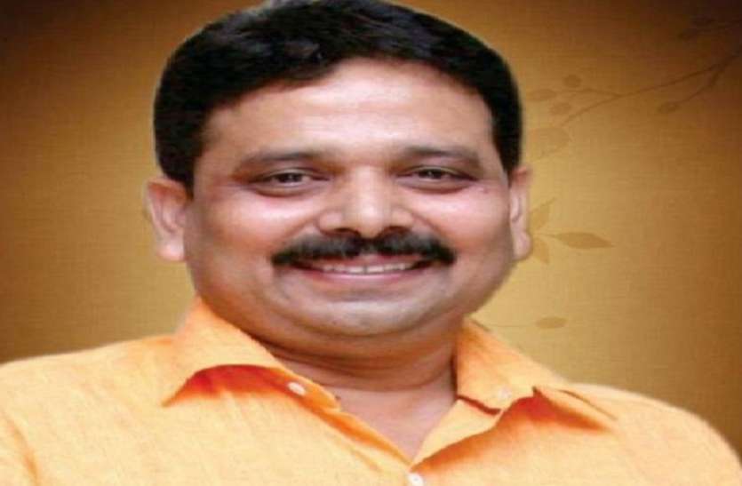 BJP Minister Ravindra Jaiswal पहली बार मंत्री बने बीजेपी के यह विधायक, आज भी निभाते हैं पिता से किया गया वायदा