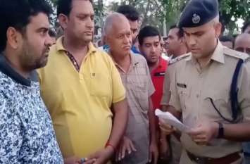 Police Dbangi, accusations of beating the person badly, four police ma पुलिस का भयानक चेहरा आया सामने, आनन-फानन में चौकी इंचार्ज और 3 सिपाहियों को किया गया लाइन हाजिर