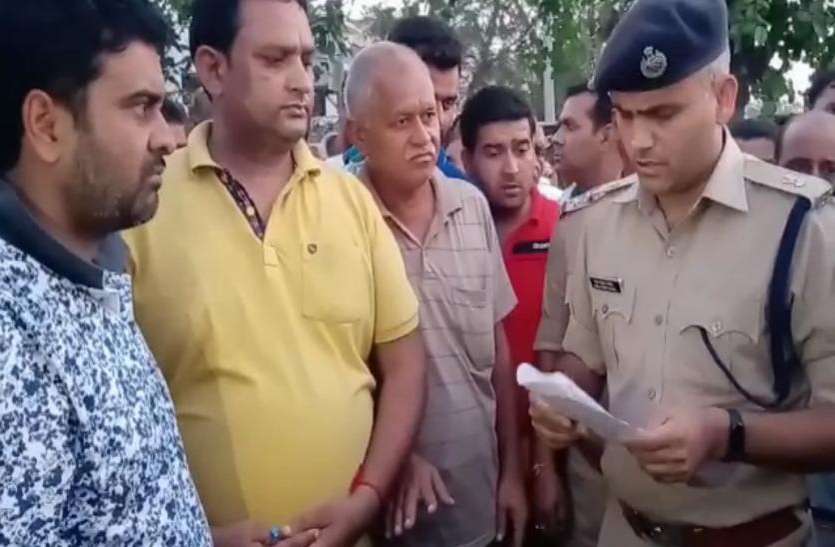 ghaziabad पुलिस का भयानक चेहरा आया सामने, आनन-फानन में चौकी इंचार्ज और 3 सिपाहियों को किया गया लाइन हाजिर