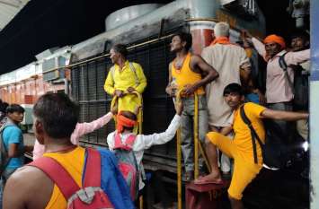 passenger train मौत का पता: फिर भी इंजन पर चढ़े
