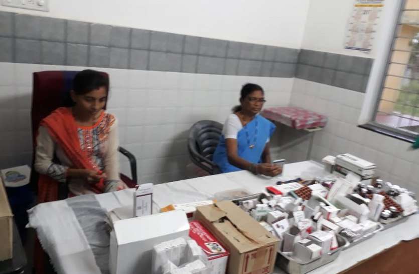 महकेपार स्वास्थ्य केन्द्र के स्टाफ नर्स दो वेतन वृद्धि रोकने के निर्देश महकेपार स्वास्थ्य केन्द्र के स्टाफ नर्स दो वेतन वृद्धि रोकने के निर्देश