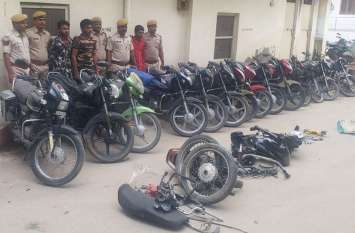 beawar तीन जनों को पन्द्रह मोटरसाइकिल सहित पकड़ा -शहर थाना पुलिस की कार्रवाइर्