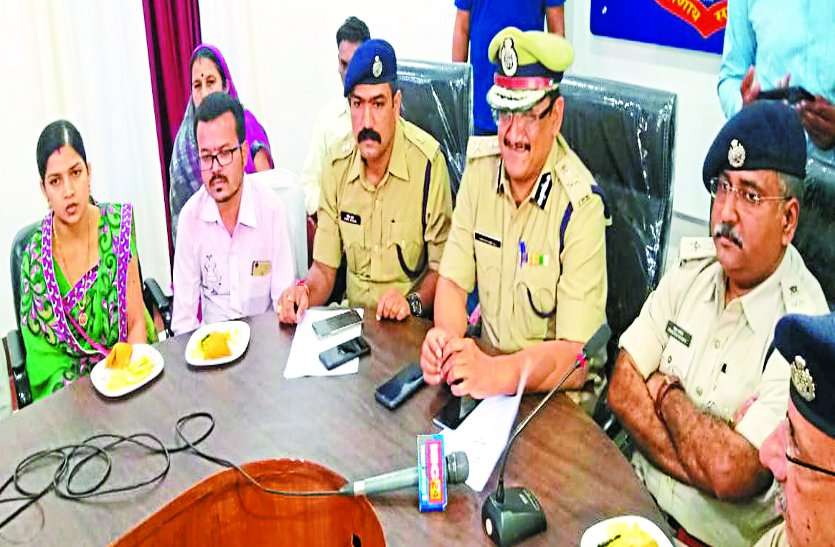 पिता का जिगरी दोस्त निकला दगाबाज, पढि़ए कैसे रची मासूम मौलिक के अपहरण की बड़ी साजिश पर कर दी ये बड़ी गलती पिता का जिगरी दोस्त निकला दगाबाज, पढि़ए कैसे रची मासूम मौलिक के अपहरण की साजिश पर कर दी ये बड़ी गलती
